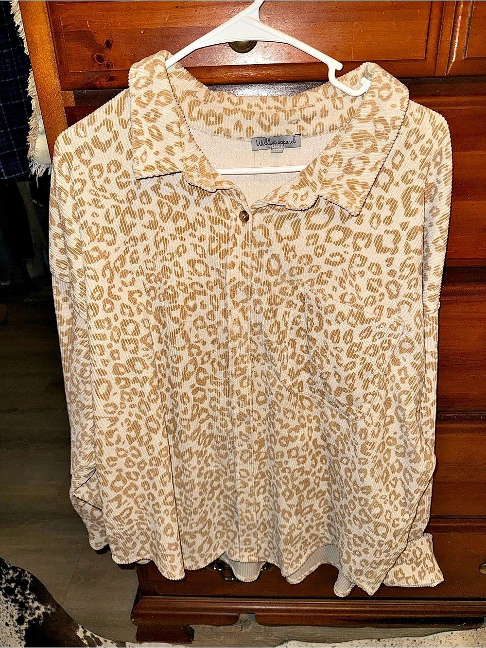 Wildest Apparel Animal Print Button Down Top in Cream & Brown Size large